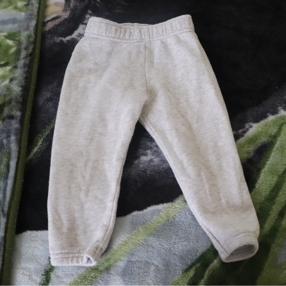Baby Girl 18M Light Grey Sweatpants - Picture 1 of 3